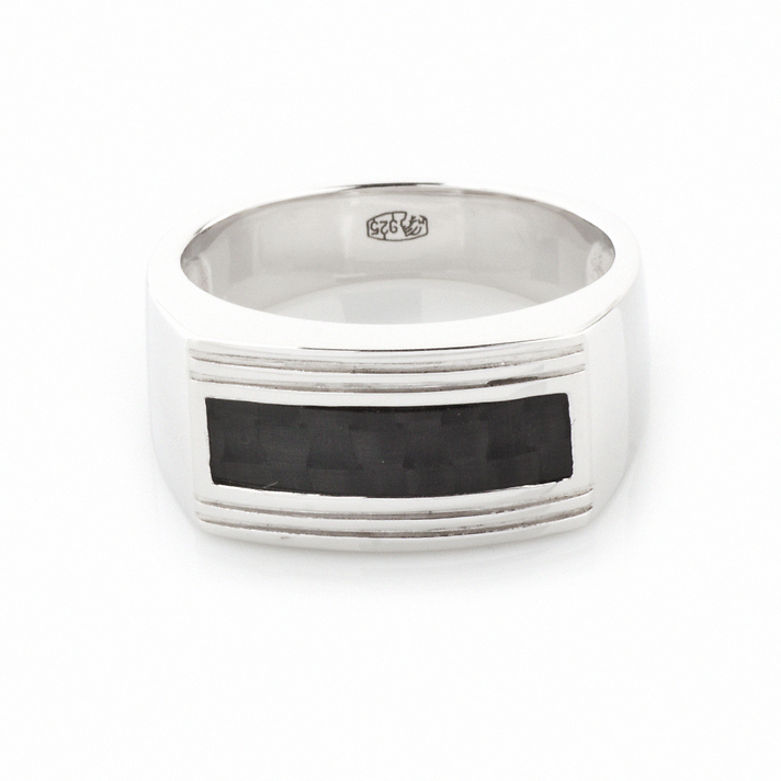 Мужское кольцо с черным карбоном
