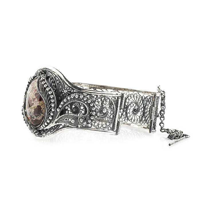 Филигранный серебряный браслет с яшмой