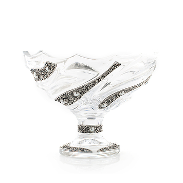 Ваза из богемского стекла с серебряными декоративными элементами ручной работы филигрань