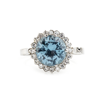 Кольцо серебряное с голубым фианитом Кольцо серебряное с голубым фианитом