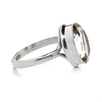 Серебряное кольцо с овальным горным хрусталем