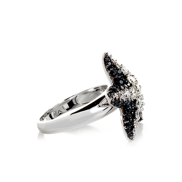 Кольцо "Звезда" с чёрными бриллиантами из белого золота