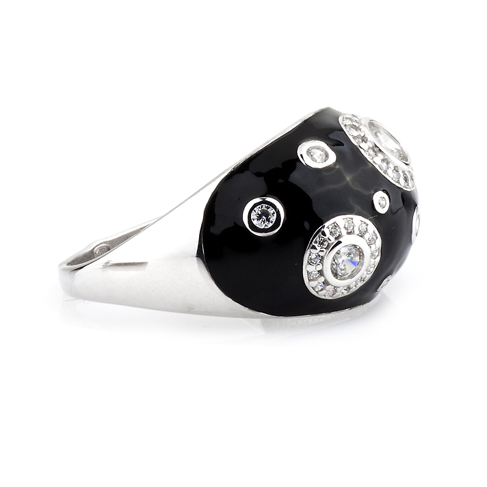 Серебряное кольцо с черной эмалью и фианитами