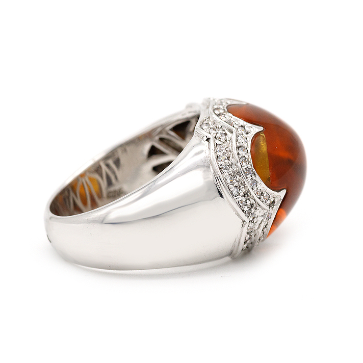Серебряное кольцо с сердоликом "Цветок"