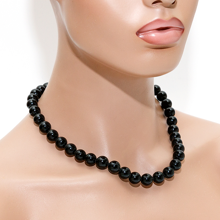 Бусы из агата черного с серебряным замком