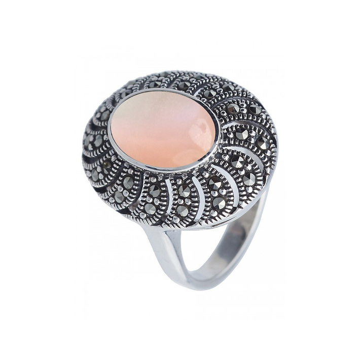 Серебряное кольцо с овальным розовым перламутром и марказитами swarovsky