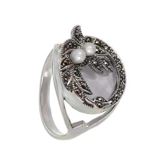 Серебряное кольцо "венок" с серебристым перламутром и белыми жемчугами