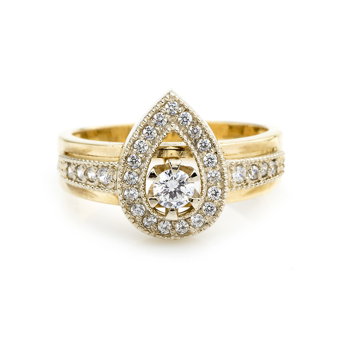 Золотое кольцо "капля" с бриллиантами