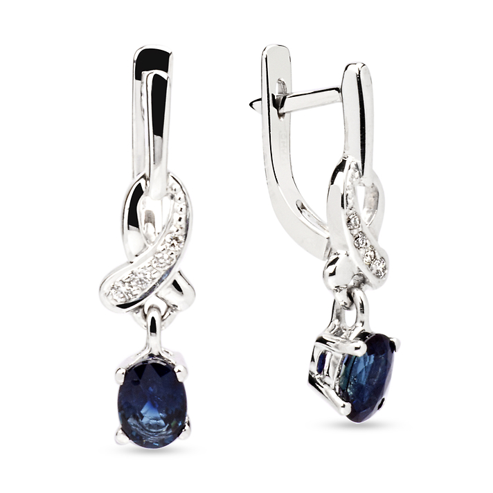 Серьги из белого золота с природным овальным сапфиром и бриллиантами