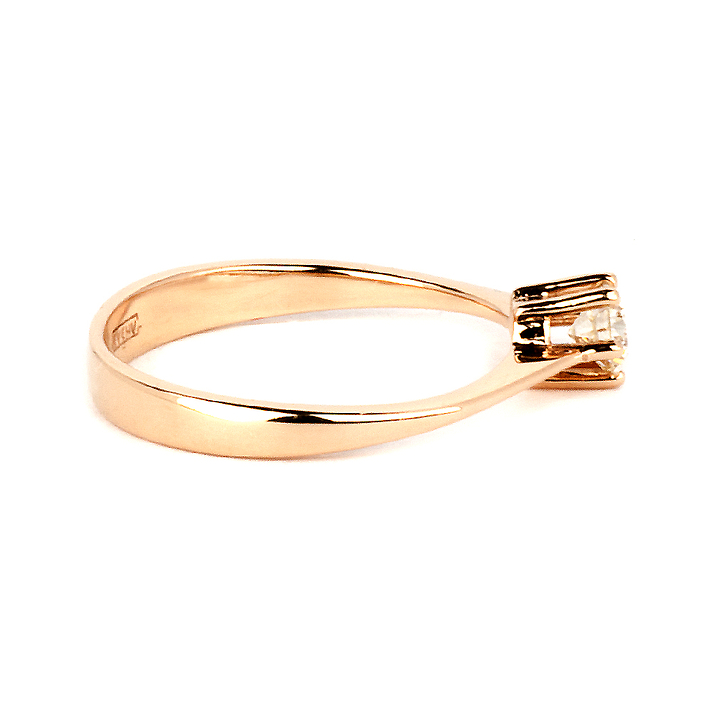 Кольцо золотое с одним бриллиантом для помолвки